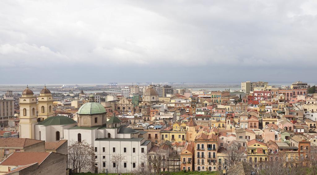 L'Arco Cagliari Bed & Breakfast ภายนอก รูปภาพ