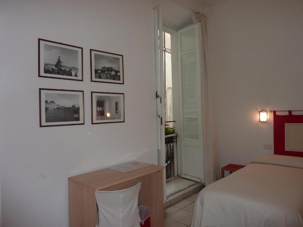 L'Arco Cagliari Bed & Breakfast ภายนอก รูปภาพ