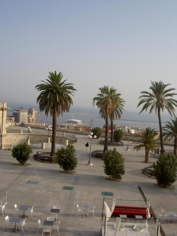 L'Arco Cagliari Bed & Breakfast ภายนอก รูปภาพ