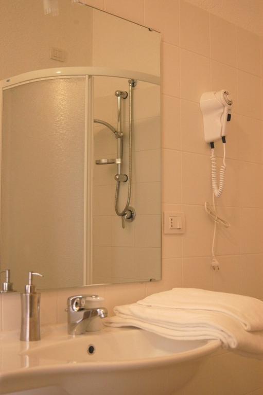 L'Arco Cagliari Bed & Breakfast ภายนอก รูปภาพ