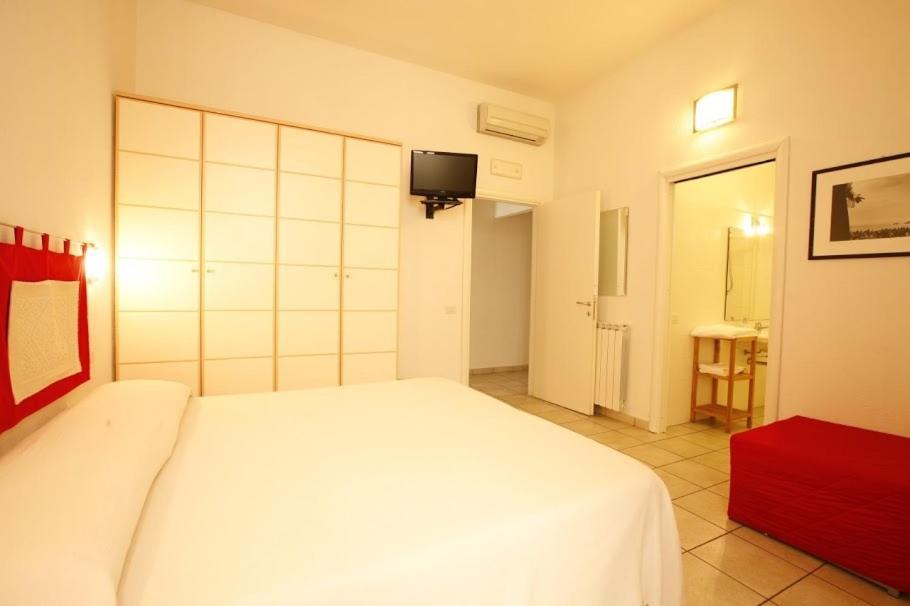 L'Arco Cagliari Bed & Breakfast ภายนอก รูปภาพ
